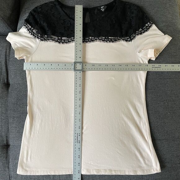 H&M Light Pink T Shirt Black Lace Yoke Keyhole Neck Stretch Women's Large - Picture 7 of 8
